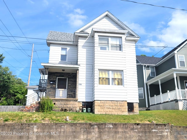 1403 North Sumner Avenue - 2nd Fl
