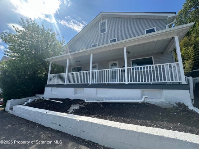 637 Lee Street